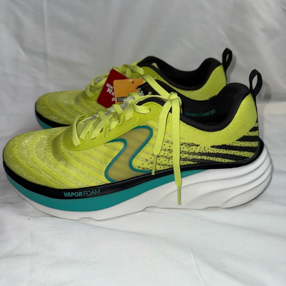 Skechers Relaxed Fit: D'Lux Vapor Gallor men's athletic shoes in lime color